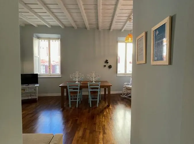 Holidays At Charme Appartement